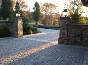 driveway_entrance_stone_columns